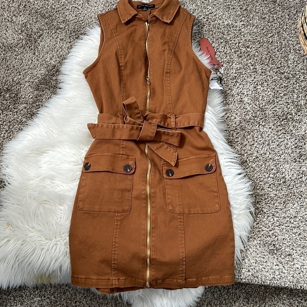 Haute Monday camel brown zipper dress belted